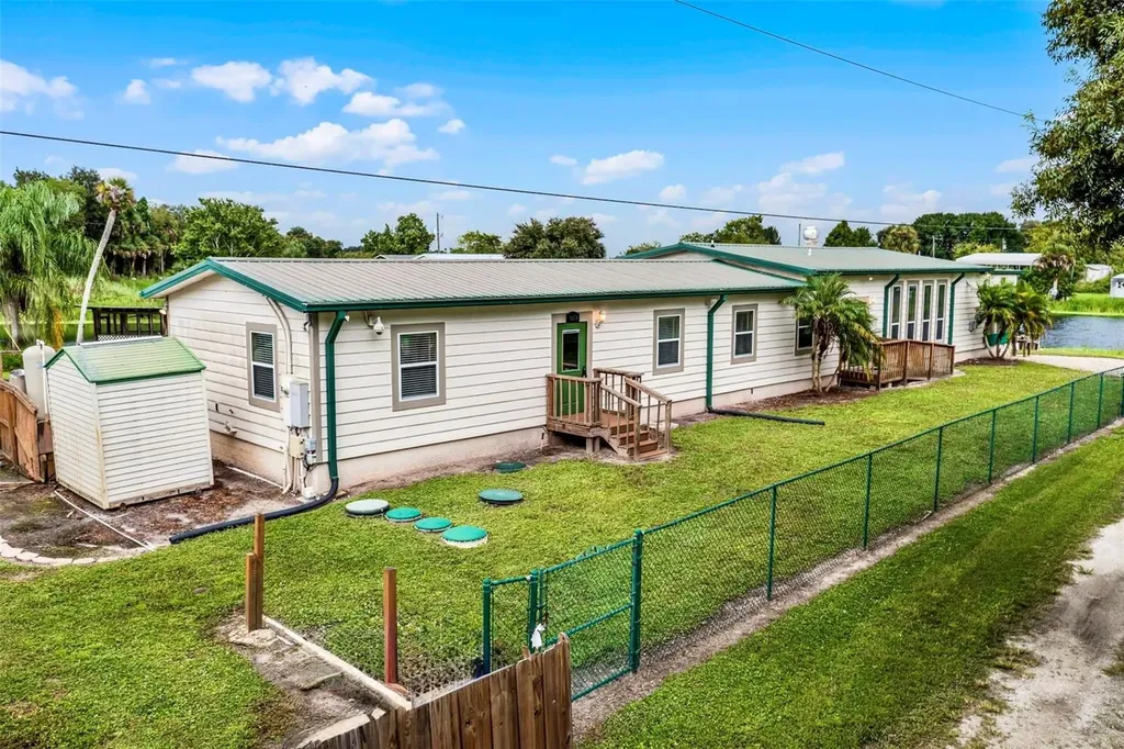 8270 Baxter Point N Mims FL 32754