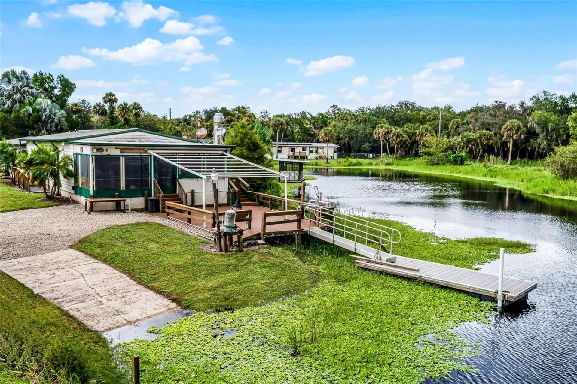 8270 Baxter Point N Mims FL 32754