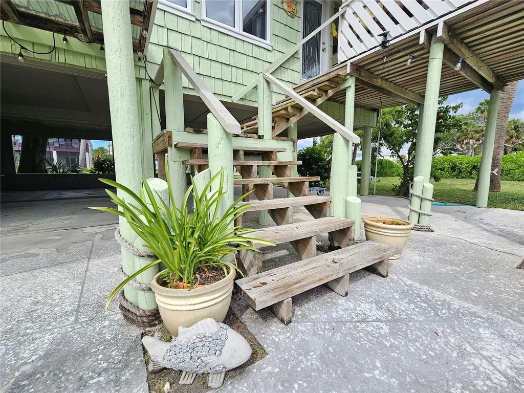 6400 Driftwood Drive Hudson FL 34667