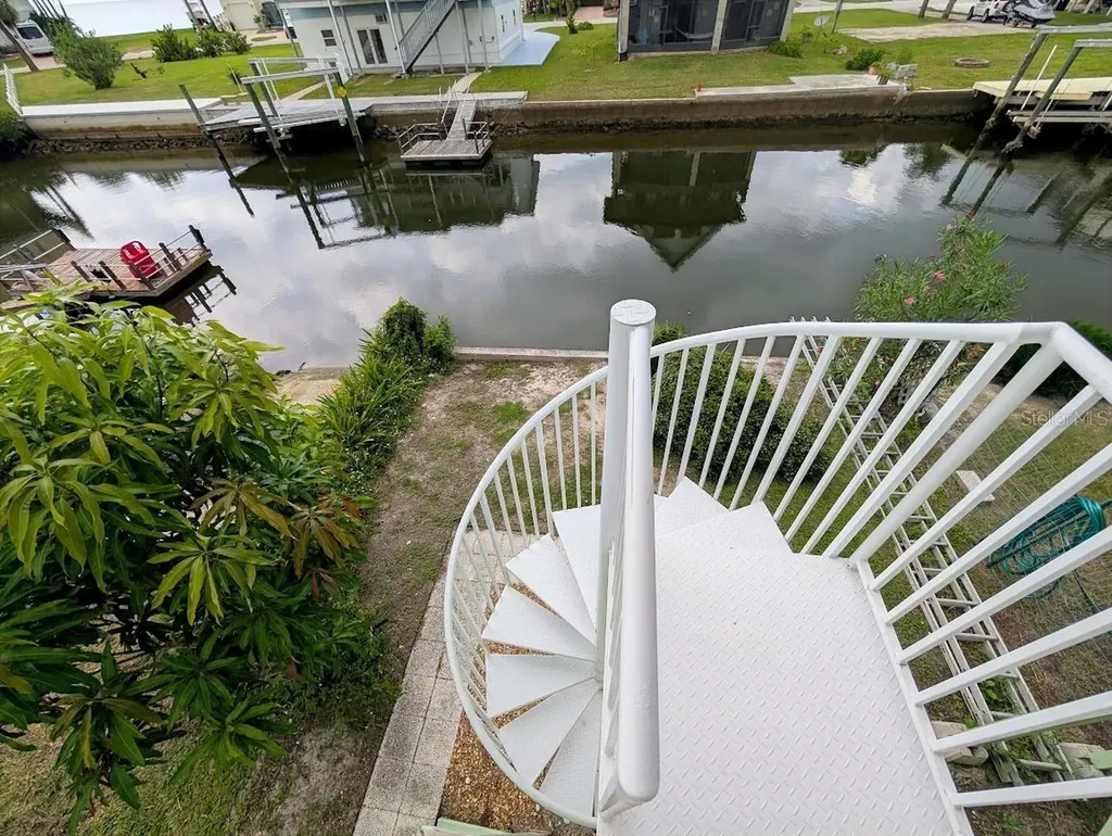 6400 Driftwood Drive Hudson FL 34667