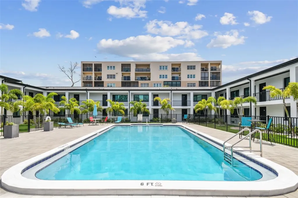 2942 W Bay Drive Belleair Bluffs FL 33770