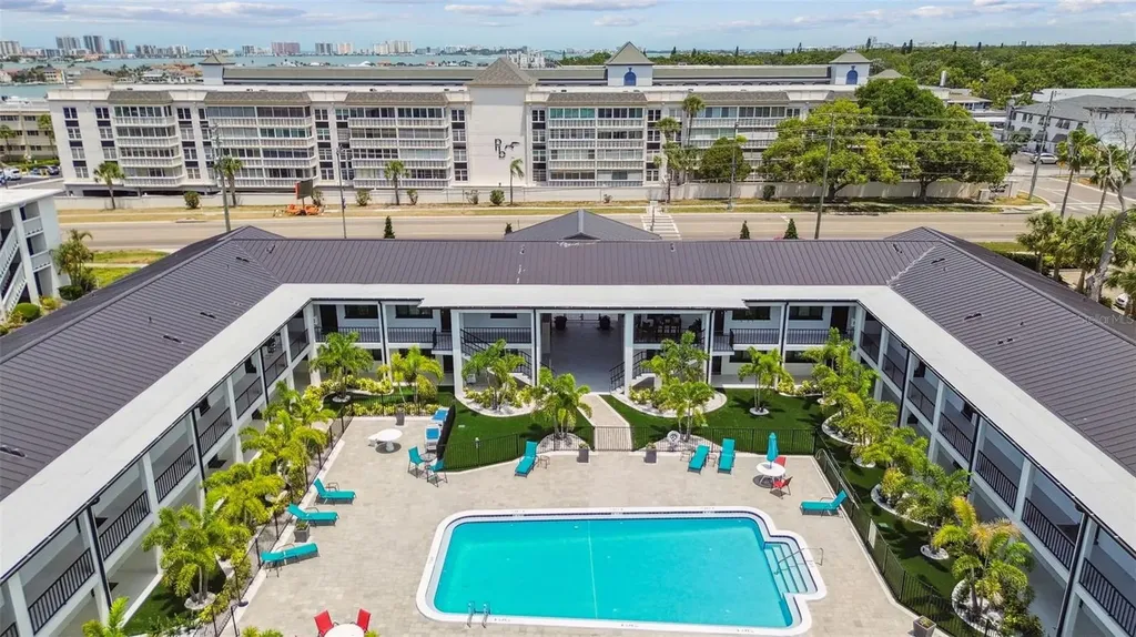 2942 W Bay Drive Belleair Bluffs FL 33770