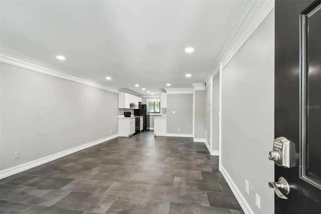 2942 W Bay Drive Belleair Bluffs FL 33770