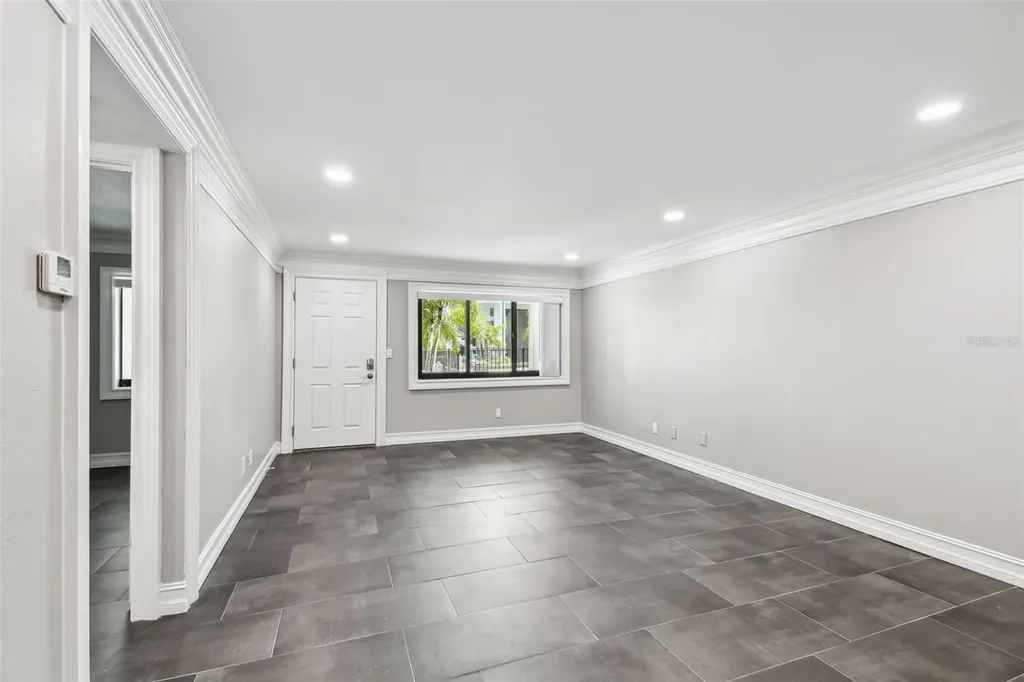 2942 W Bay Drive Belleair Bluffs FL 33770