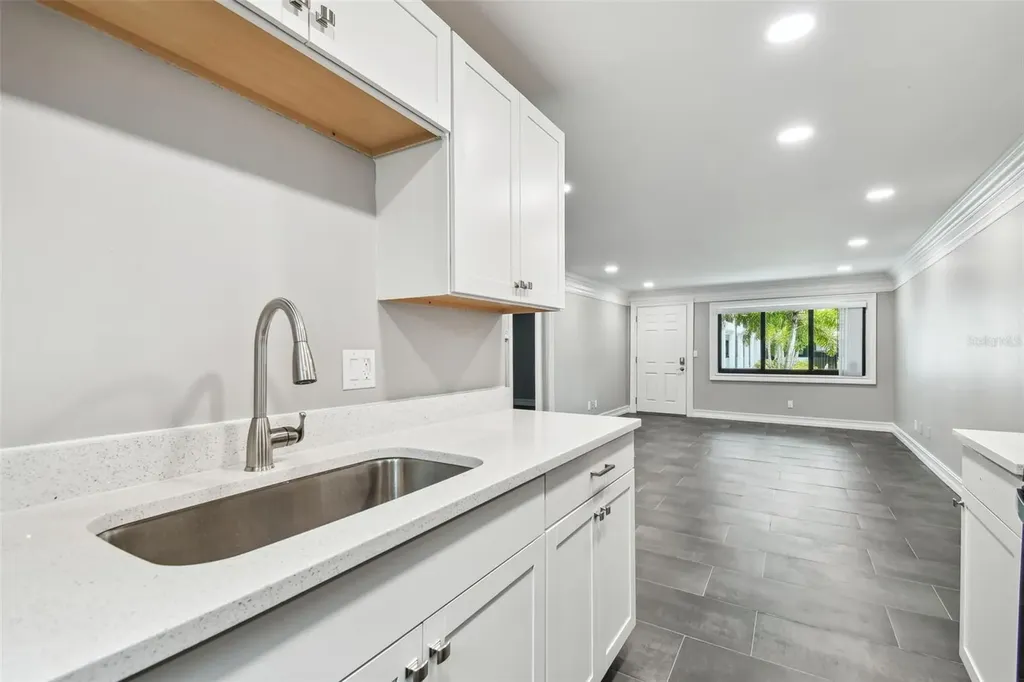 2942 W Bay Drive Belleair Bluffs FL 33770