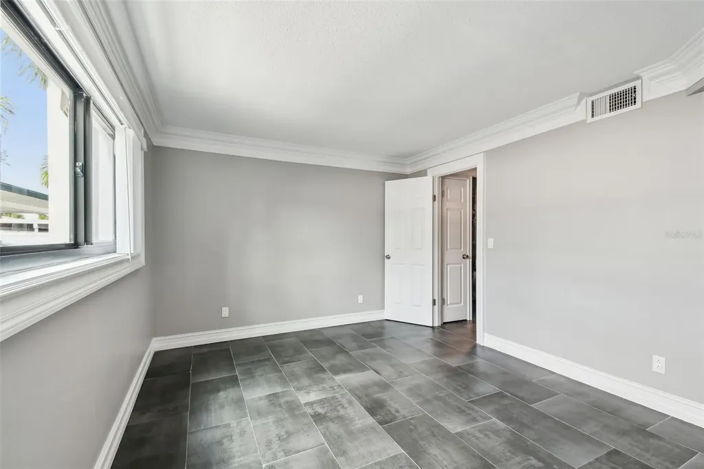 2942 W Bay Drive Belleair Bluffs FL 33770