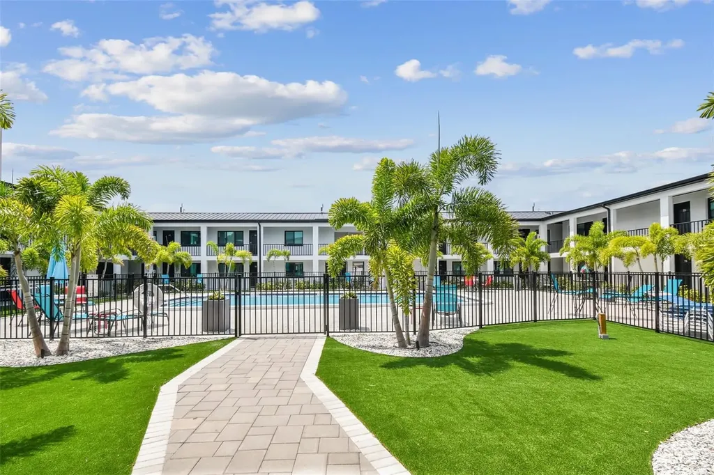 2942 W Bay Drive Belleair Bluffs FL 33770