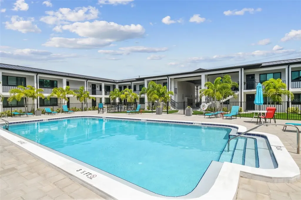 2942 W Bay Drive Belleair Bluffs FL 33770