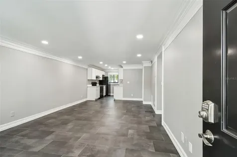 2942 W Bay Drive Belleair Bluffs FL 33770