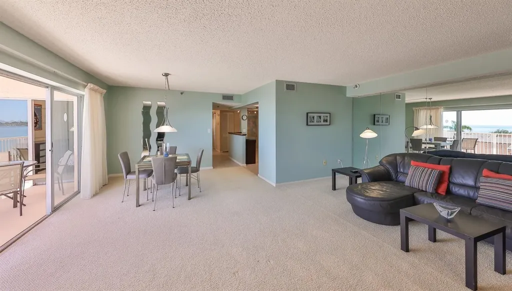 7430 Sunshine Skyway Lane S St Petersburg FL 33711