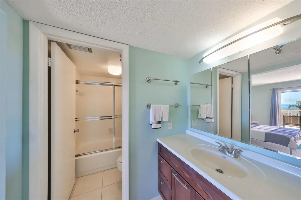 7430 Sunshine Skyway Lane S St Petersburg FL 33711