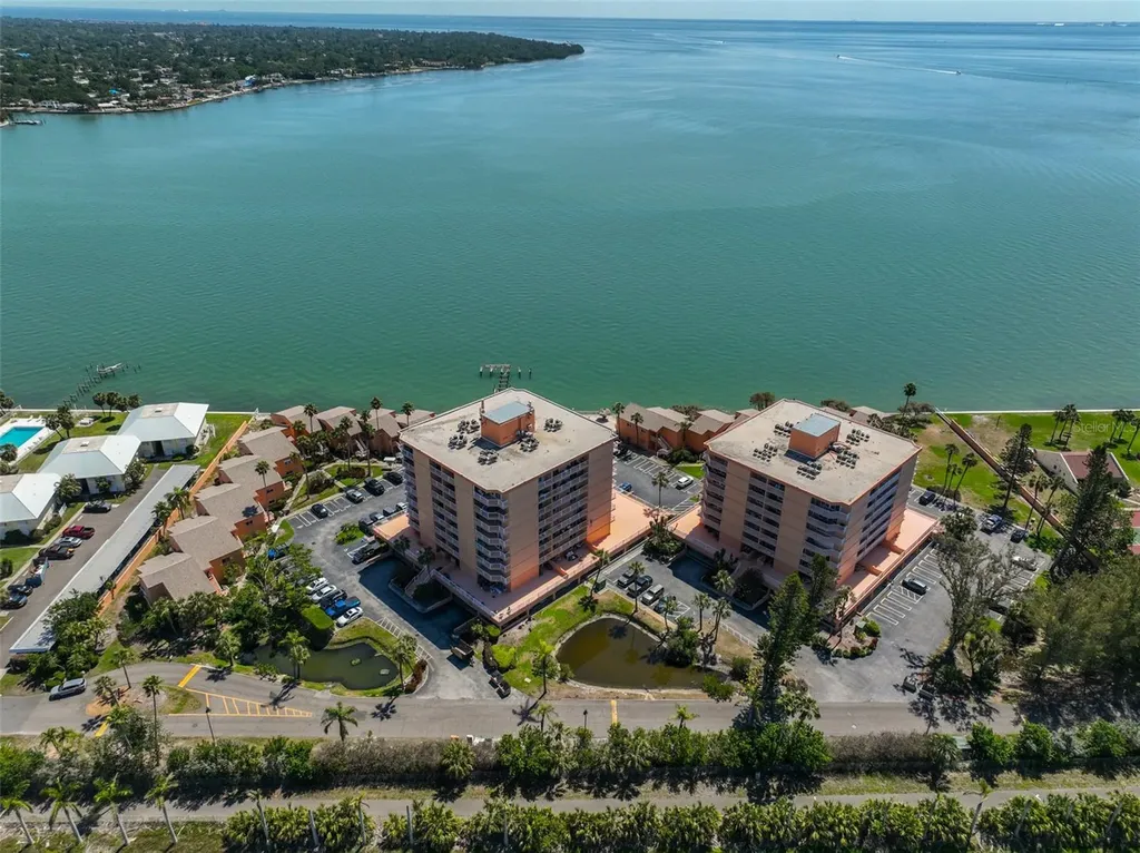 7430 Sunshine Skyway Lane S St Petersburg FL 33711