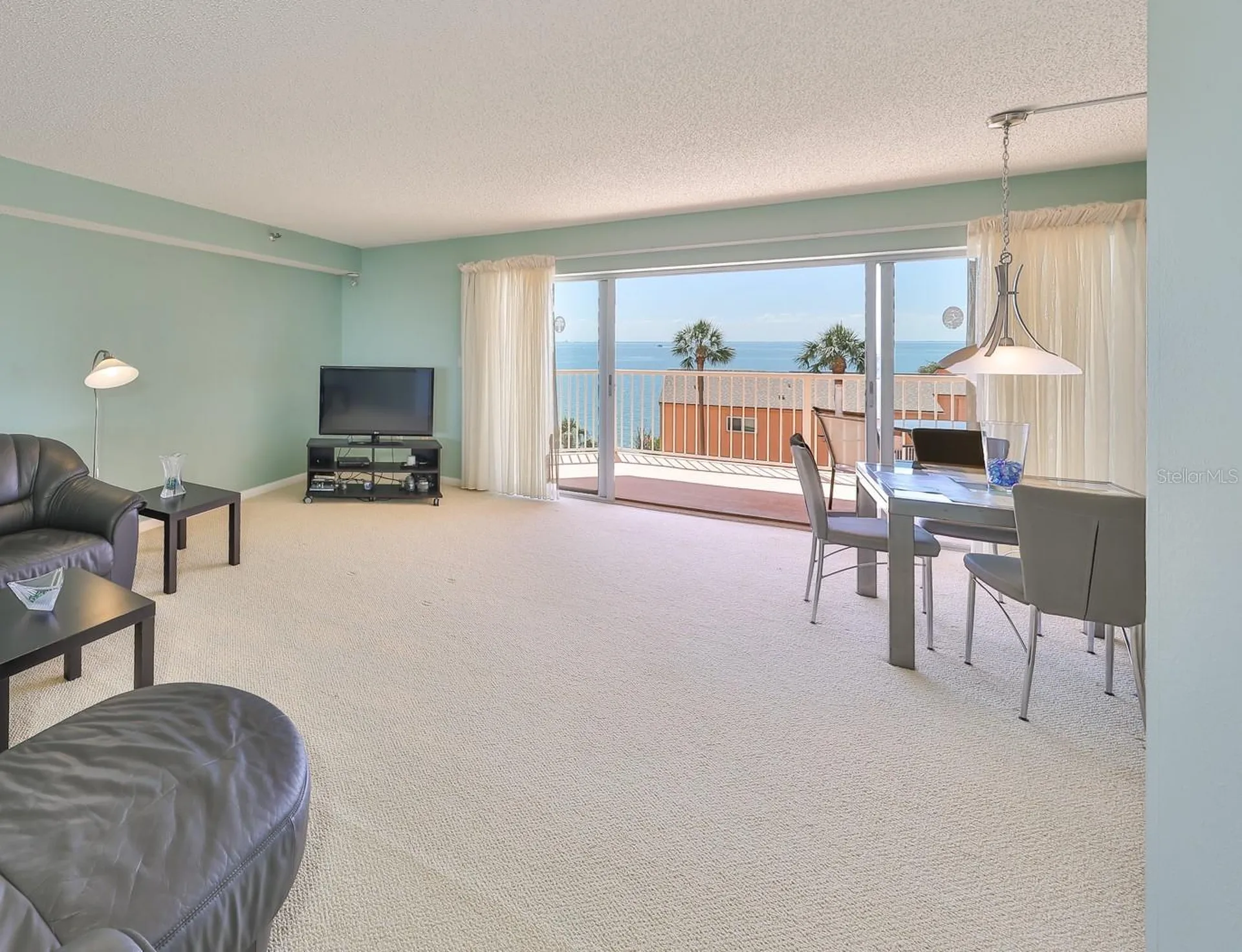 7430 Sunshine Skyway Lane S St Petersburg FL 33711