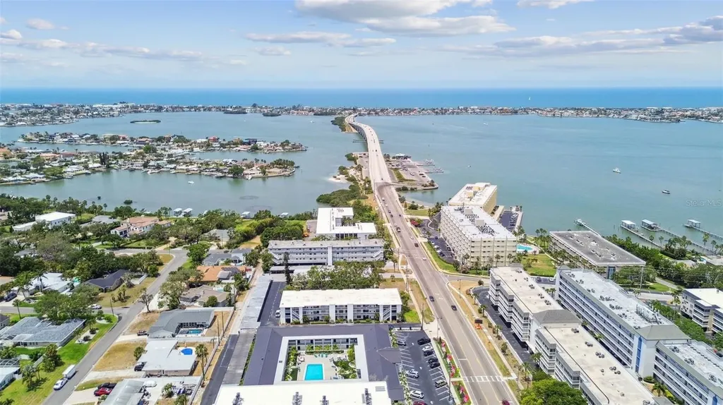 2942 W Bay Drive Belleair Bluffs FL 33770