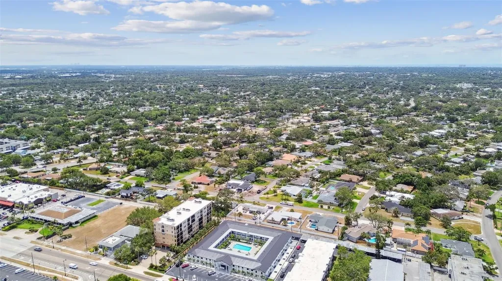 2942 W Bay Drive Belleair Bluffs FL 33770