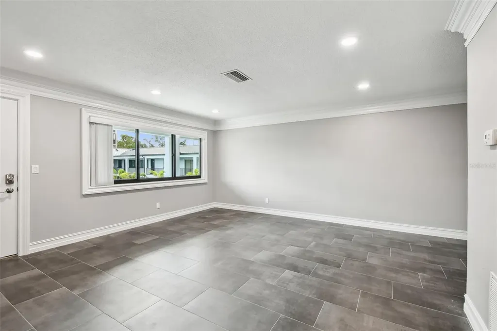 2942 W Bay Drive Belleair Bluffs FL 33770