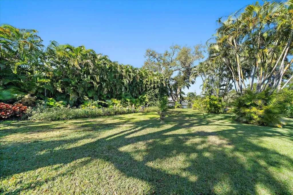 1643 S Lakeshore Drive Sarasota FL 34231
