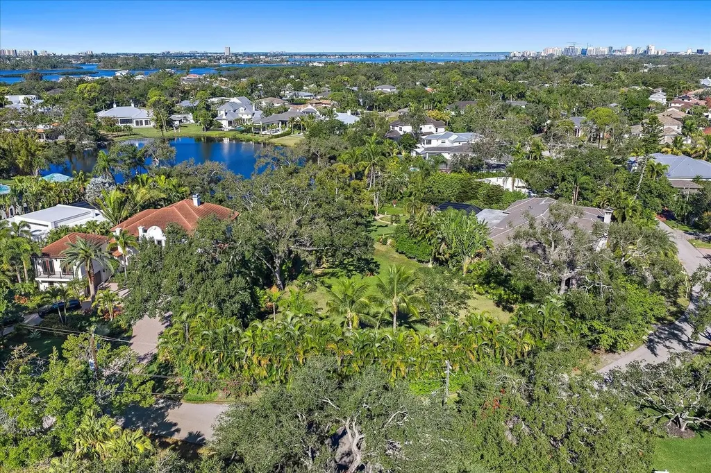 1643 S Lakeshore Drive Sarasota FL 34231