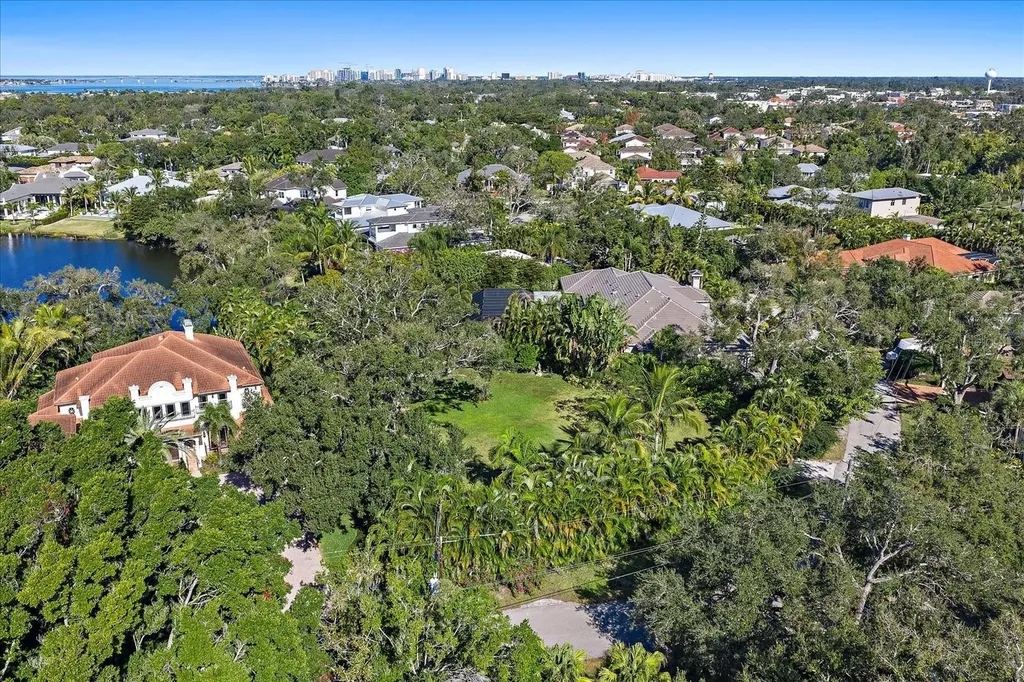 1643 S Lakeshore Drive Sarasota FL 34231