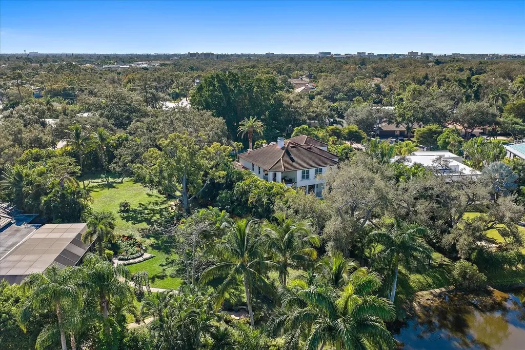 1643 S Lakeshore Drive Sarasota FL 34231