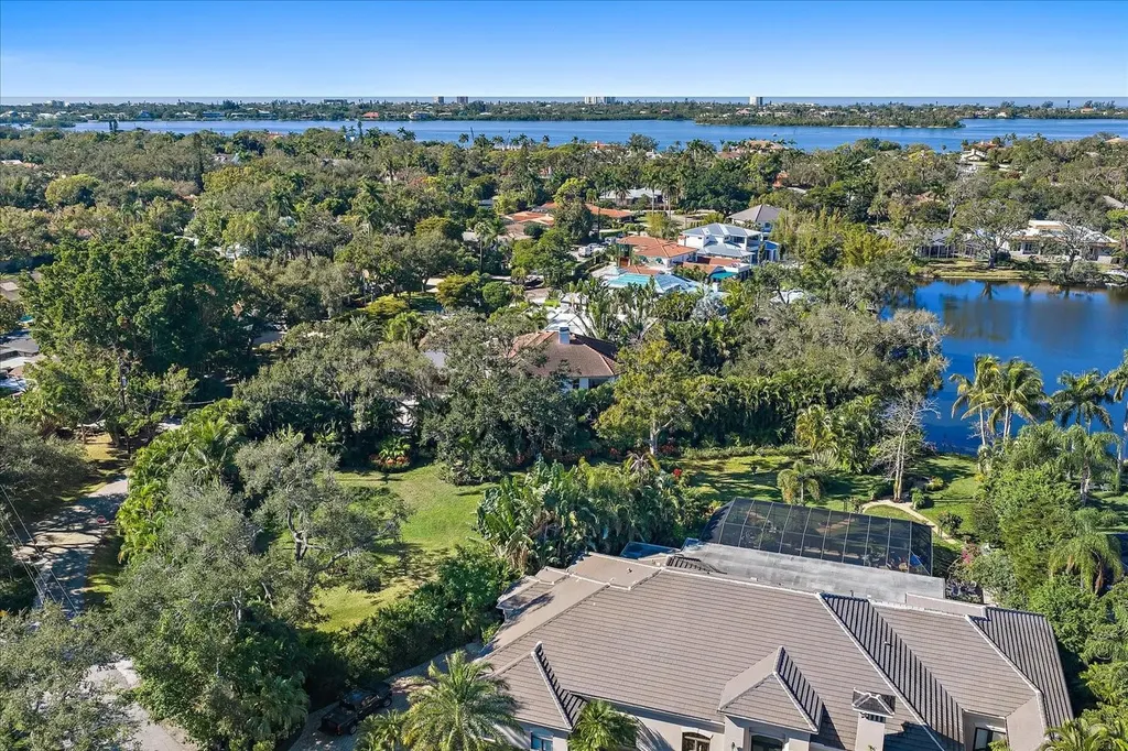 1643 S Lakeshore Drive Sarasota FL 34231