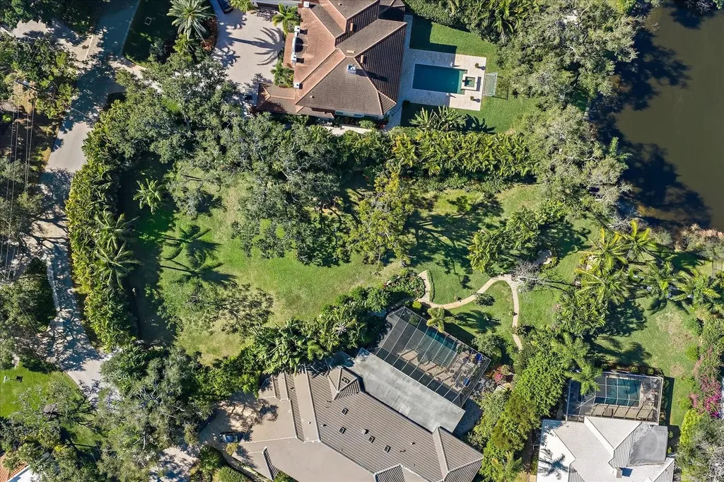 1643 S Lakeshore Drive Sarasota FL 34231