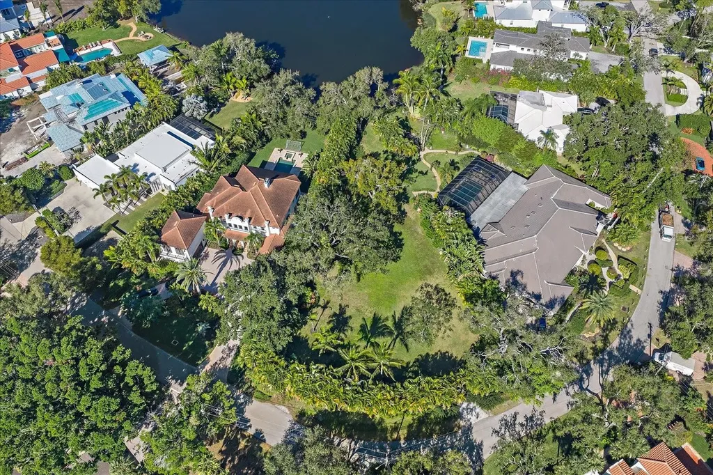 1643 S Lakeshore Drive Sarasota FL 34231