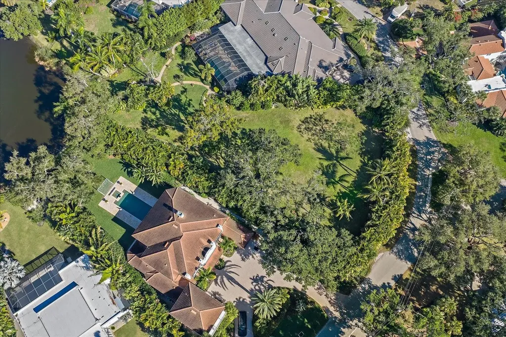1643 S Lakeshore Drive Sarasota FL 34231