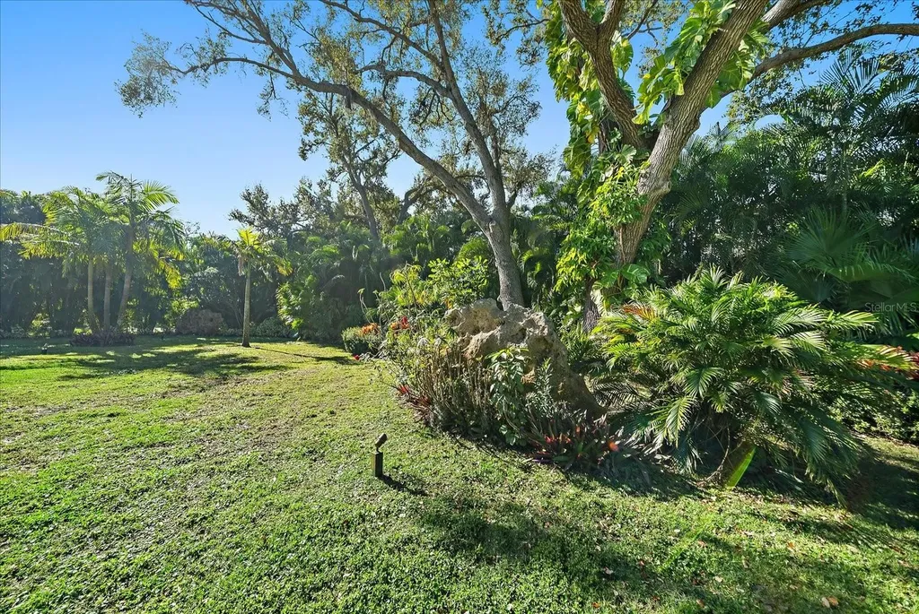 1643 S Lakeshore Drive Sarasota FL 34231
