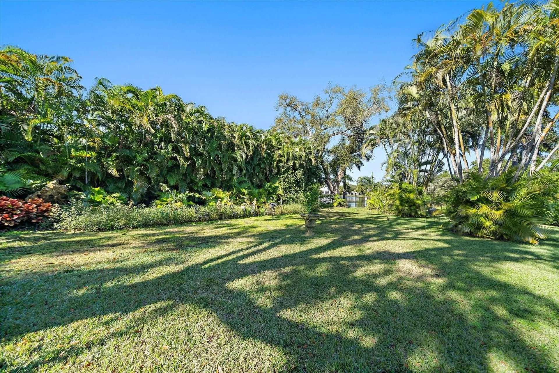 1643 S Lakeshore Drive Sarasota FL 34231