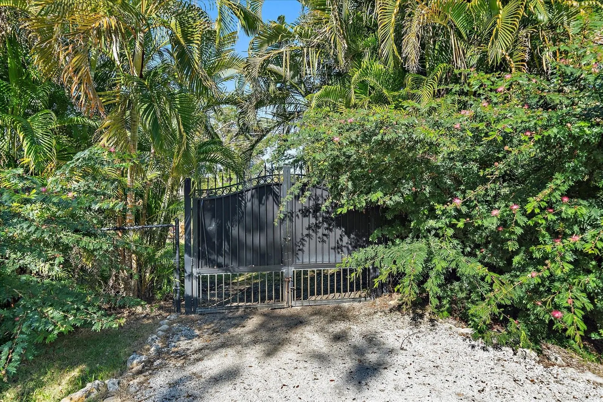 1643 S Lakeshore Drive Sarasota FL 34231