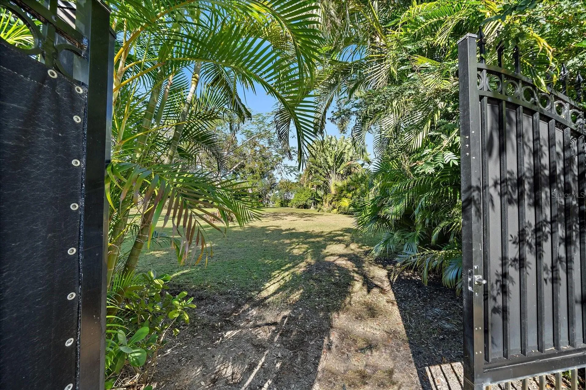 1643 S Lakeshore Drive Sarasota FL 34231