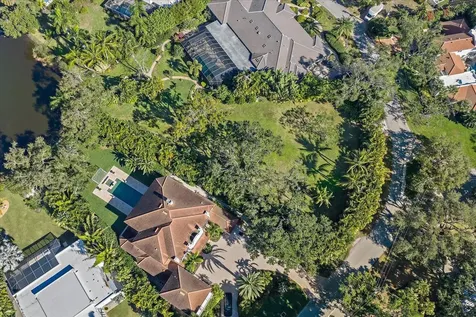 1643 S Lakeshore Drive Sarasota FL 34231