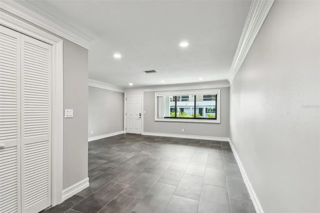 2942 W Bay Drive Belleair Bluffs FL 33770