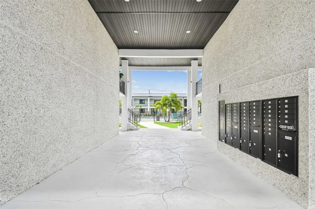 2942 W Bay Drive Belleair Bluffs FL 33770