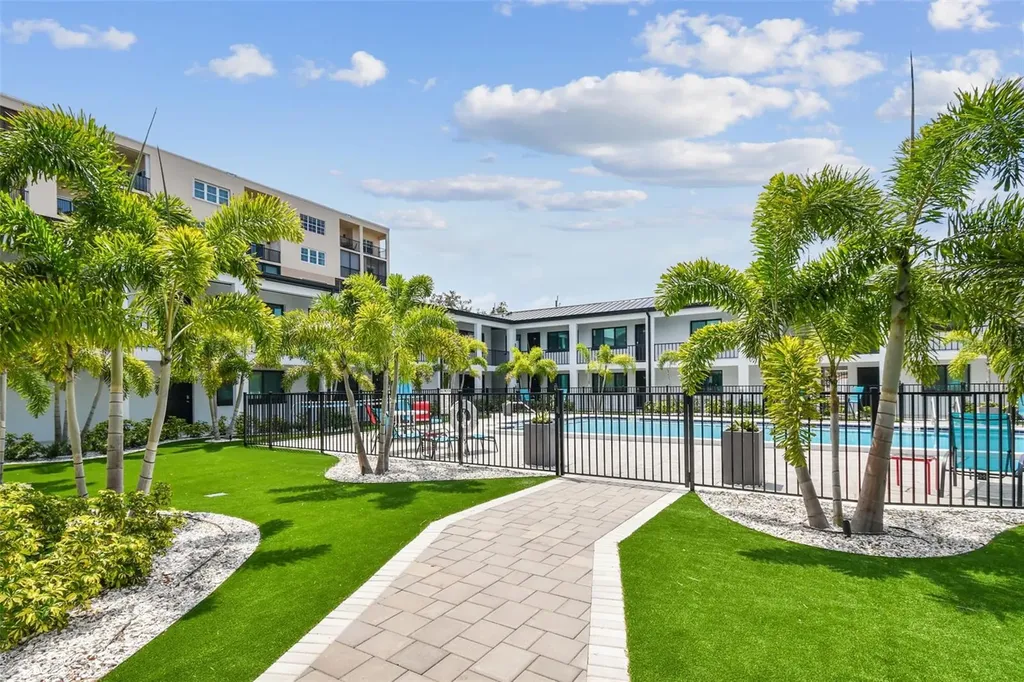 2942 W Bay Drive Belleair Bluffs FL 33770