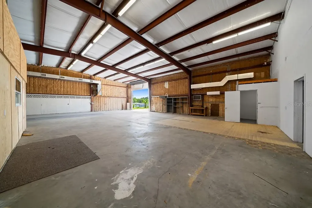 9732 SE Us Highway 441 Highway Belleview FL 34420