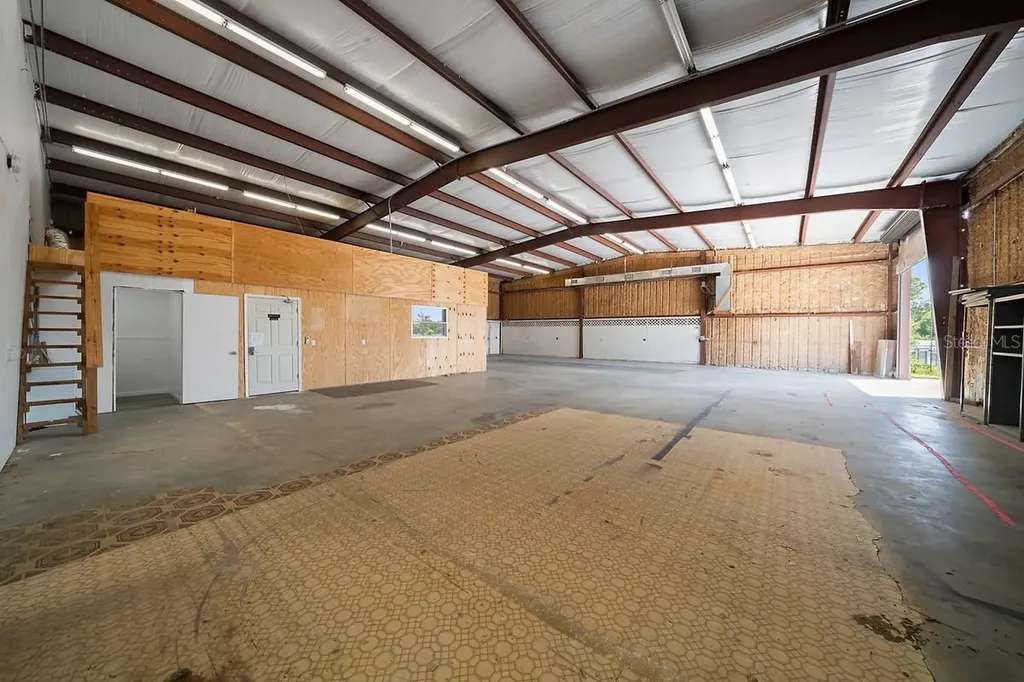 9732 SE Us Highway 441 Highway Belleview FL 34420