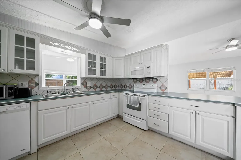 6903 S Shore Drive S South Pasadena FL 33707