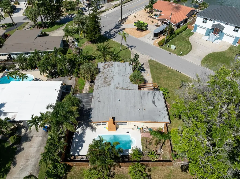6903 S Shore Drive S South Pasadena FL 33707