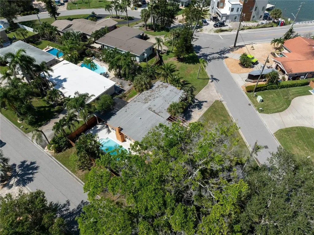 6903 S Shore Drive S South Pasadena FL 33707