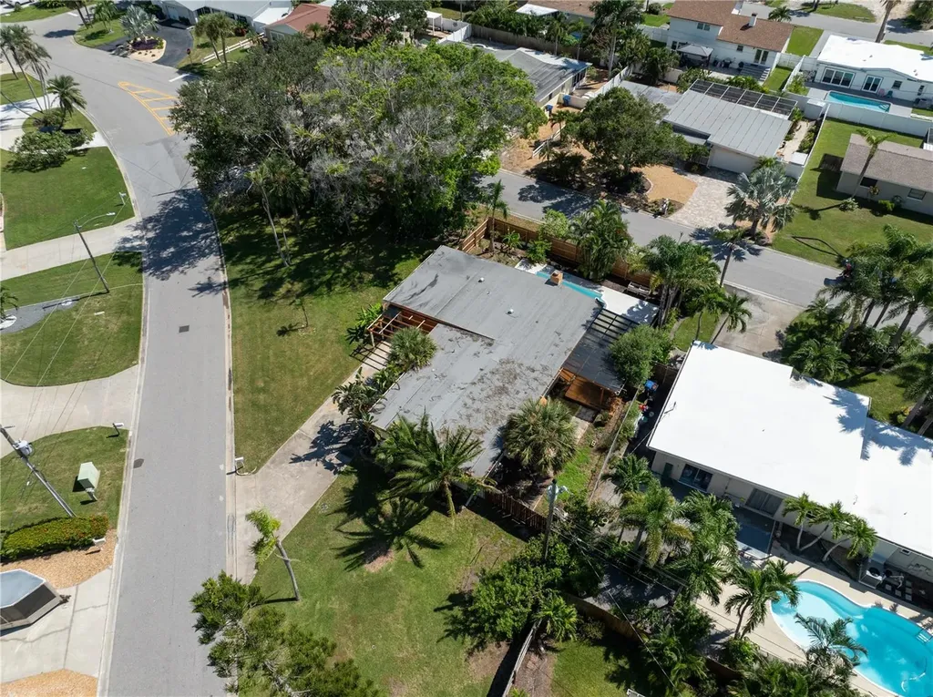 6903 S Shore Drive S South Pasadena FL 33707