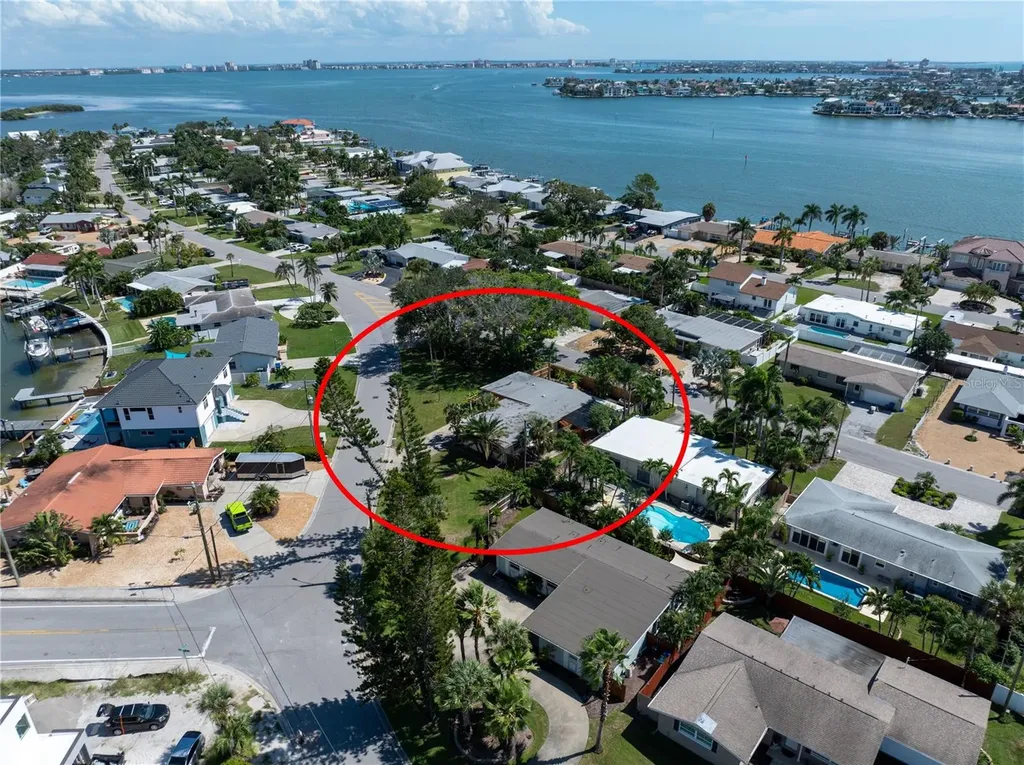6903 S Shore Drive S South Pasadena FL 33707