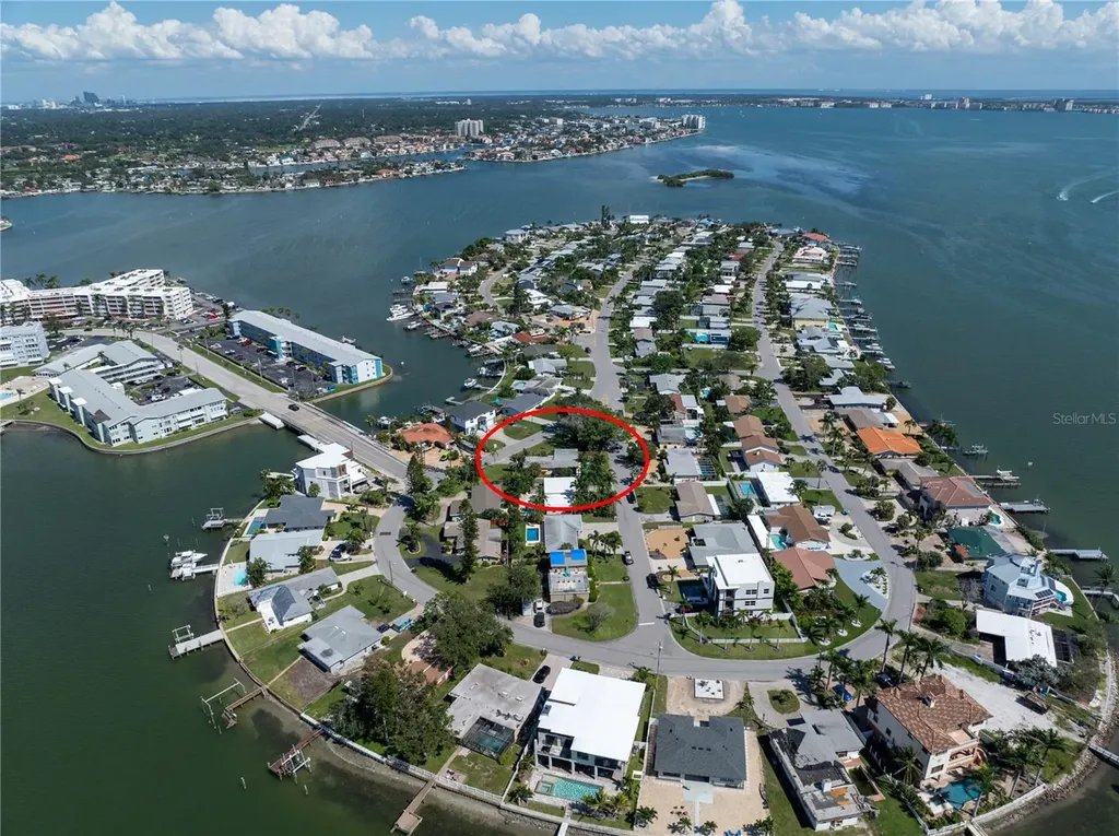 6903 S Shore Drive S South Pasadena FL 33707