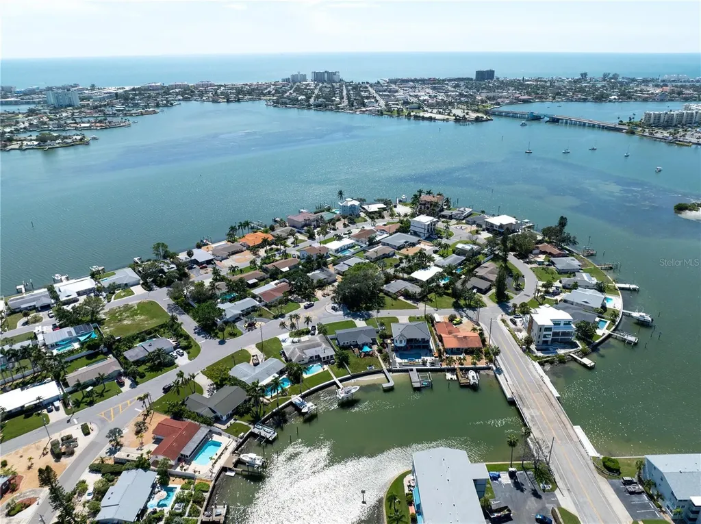 6903 S Shore Drive S South Pasadena FL 33707