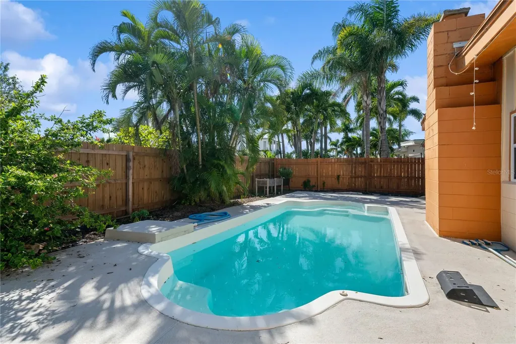6903 S Shore Drive S South Pasadena FL 33707