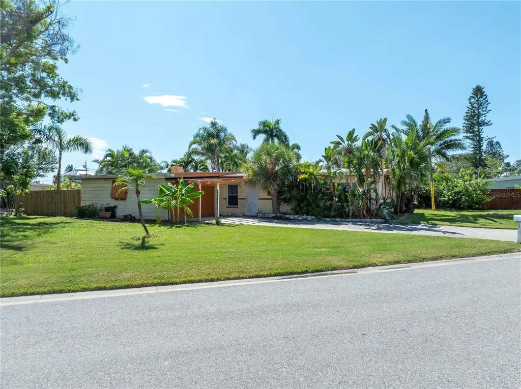 6903 S Shore Drive S South Pasadena FL 33707