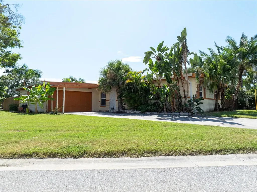 6903 S Shore Drive S South Pasadena FL 33707