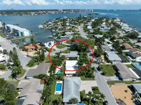6903 S Shore Drive S South Pasadena FL 33707