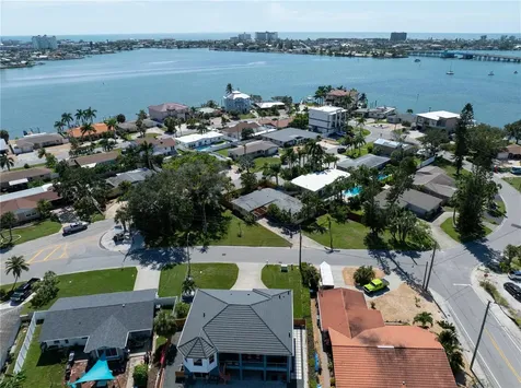 6903 S Shore Drive S South Pasadena FL 33707